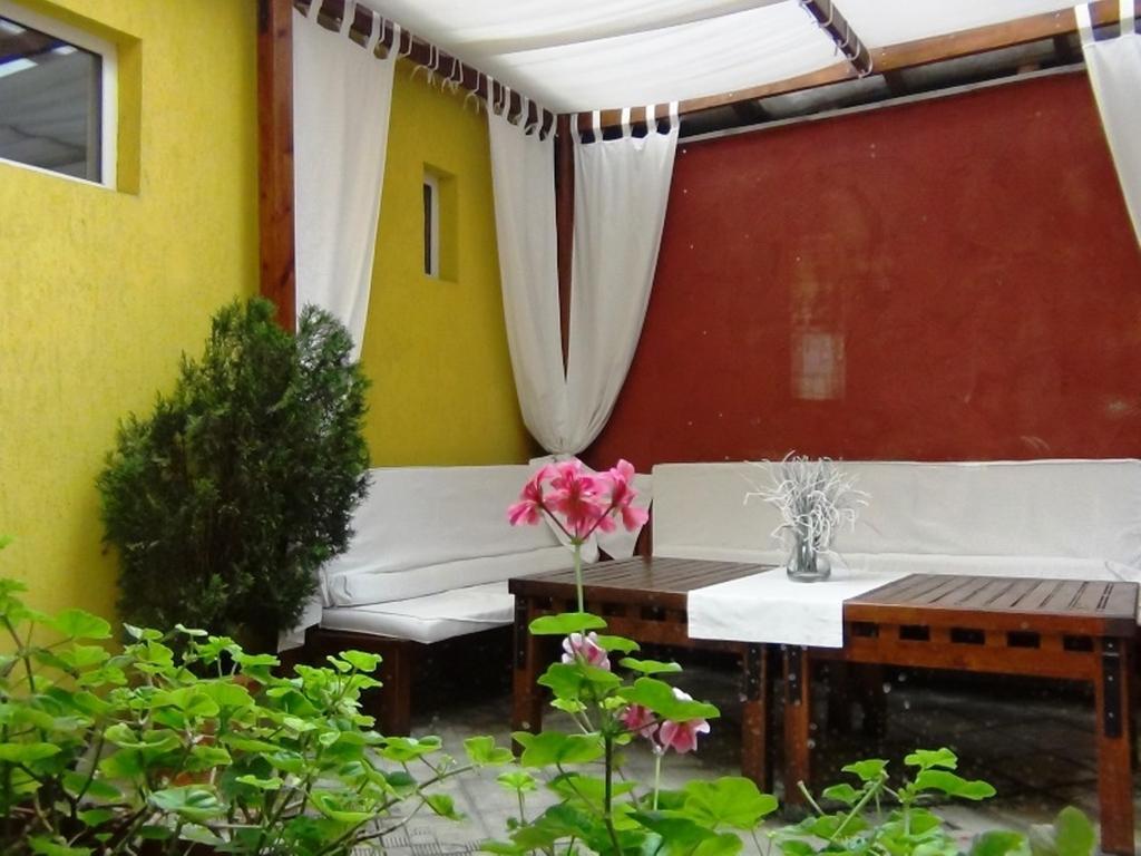 Guest House Solo Sumen Kültér fotó