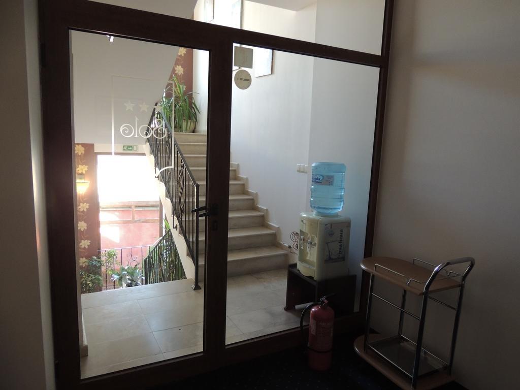 Guest House Solo Sumen Kültér fotó