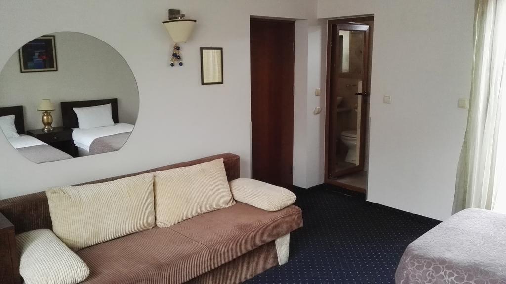 Guest House Solo Sumen Kültér fotó