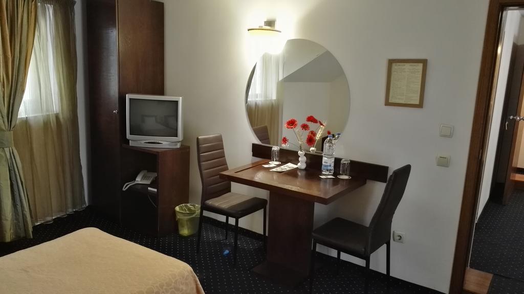 Guest House Solo Sumen Kültér fotó