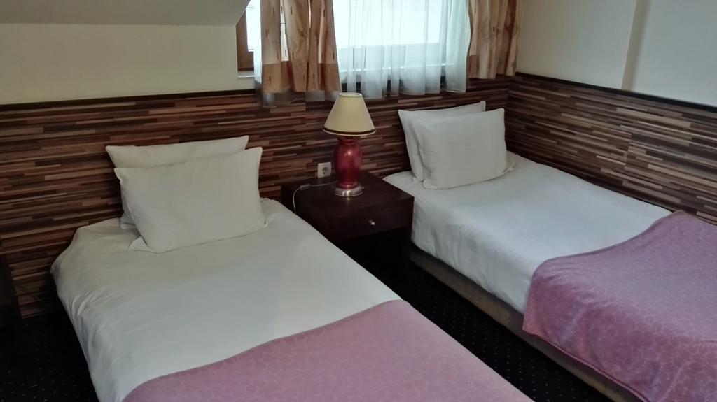 Guest House Solo Sumen Kültér fotó