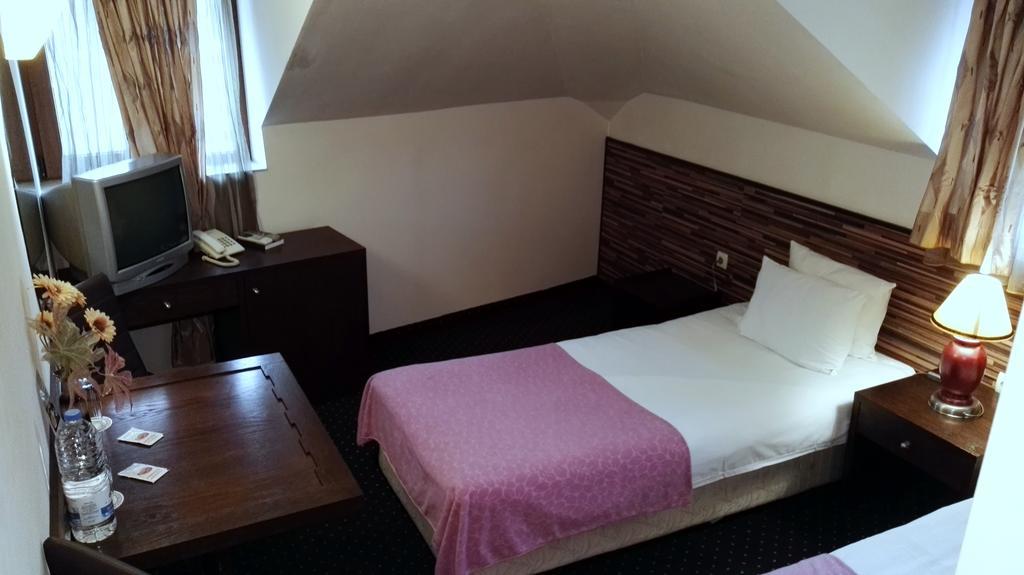 Guest House Solo Sumen Kültér fotó