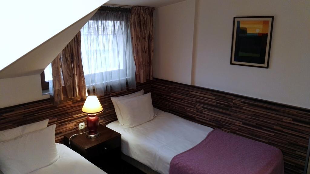 Guest House Solo Sumen Kültér fotó