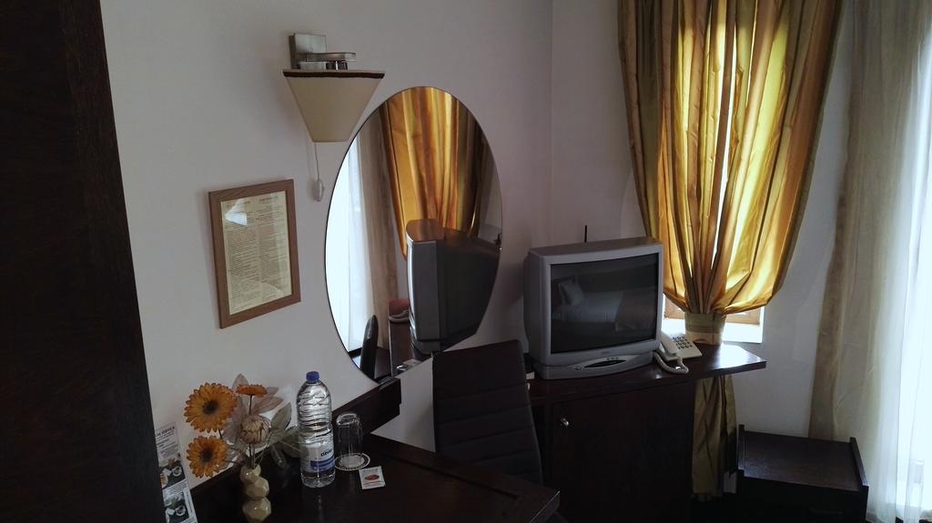 Guest House Solo Sumen Kültér fotó