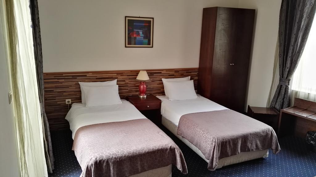 Guest House Solo Sumen Kültér fotó